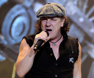 Brian Johnson отменил гастроли AC/DC из за необходимости операционного вмешательства