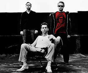 Depeche Mode досрочно завершили турне по Европе