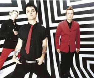Фронтмен Green Day продлил ангажемент на Бродвее