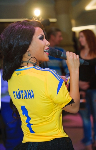 Гайтана стала володаркою іменної футболки національної збірної України до УЄФА Євро 2012 (фото)
