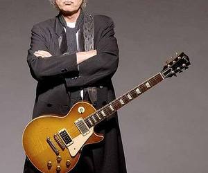 Гитарист «Led Zeppelin» Jimmy Page разозлил поклонников своей супердорогой автобиографией за 685 долларов