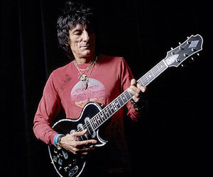 Гитарист The Rolling Stones Ронни Вуд при разводе может оставить своей жене около 50 миллионов фунтов стерлингов