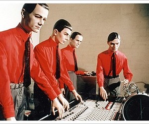 Kraftwerk готовят ремастеринг культовых альбомов