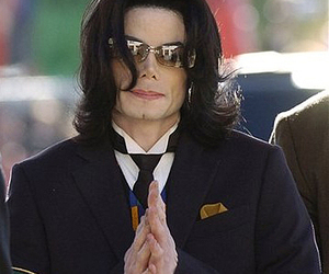 Майкла Джексона похоронят осенью