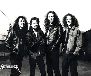 Metallica перепели классику The Kinks
