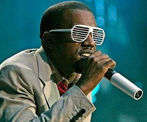 «MTV» отказалось транслировать новый клип Kanye West (смотреть)