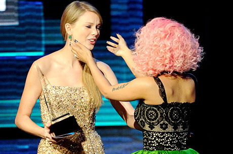 На «American Music Awards 2011» выбрали лучших из лучших (фоторепортаж)
