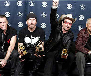 Новый альбом U2 возглавил американский хит парад