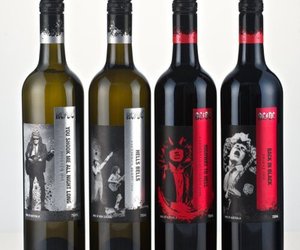 Песни «AC/DC» укупорили в бутылки с вином