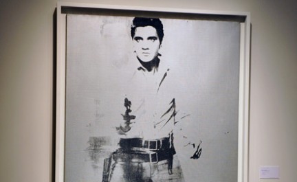 Портрет Элвиса Пресли, созданный Уорхолом, продан за $37 000 000