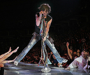 Солист Aerosmith опроверг слухи о лечении от наркозависимости