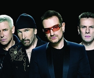 U2 отложили начало тура из за травмы спины Боно