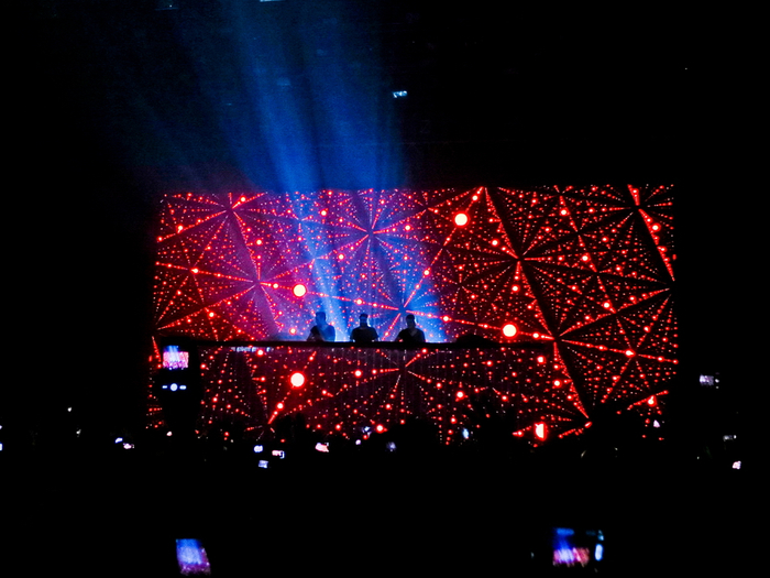 В Москве состоялось выступление Swedish House Mafia (фото, видео)