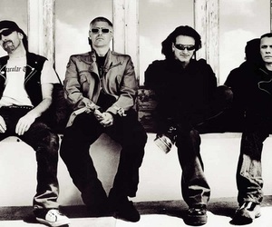 Выход нового альбома группы U2 откладывается