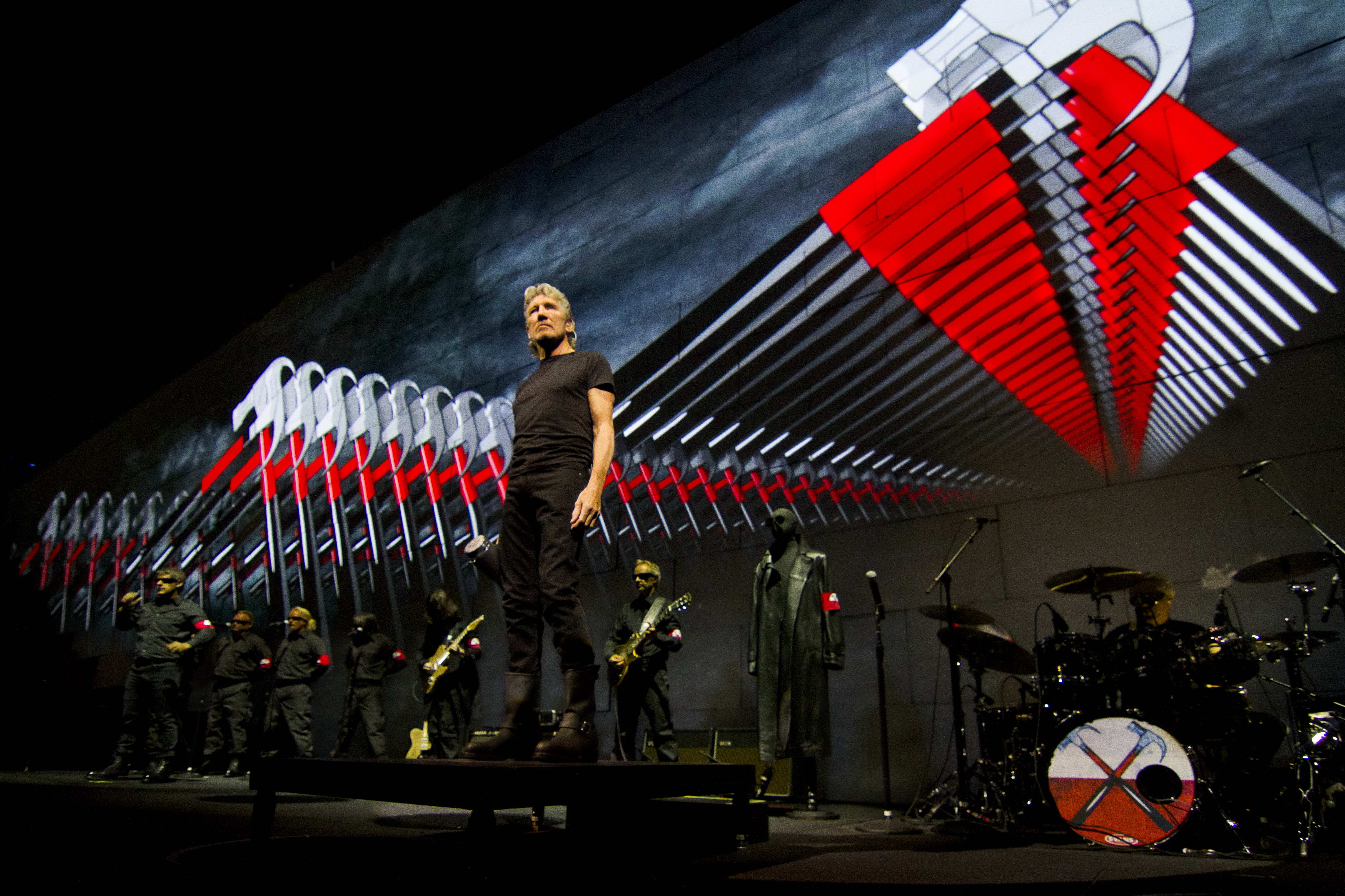 Выпущен фильм о всемирном турне Роджера Уотерса “Roger Waters: The Wall”